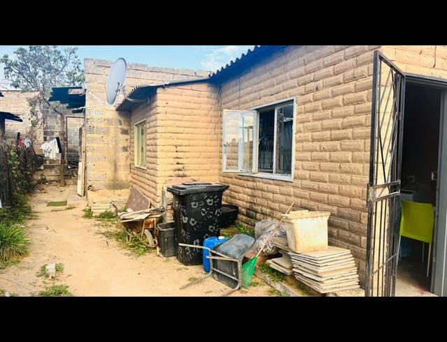 2 BEDROOM HOUSE FOR SALE IN COSMO CITY